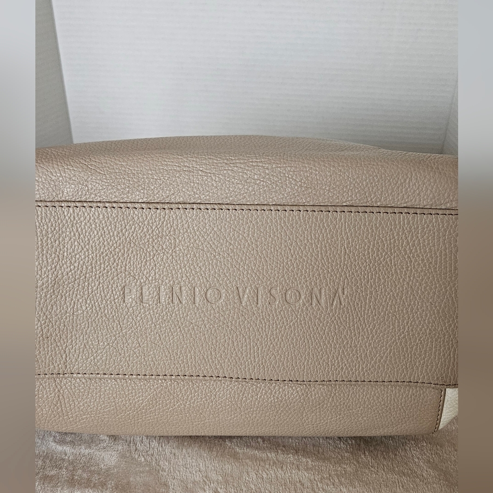 Plinio Visona Elegant Beige and Cream Women's Leather Handbag - Picture 3 of 6